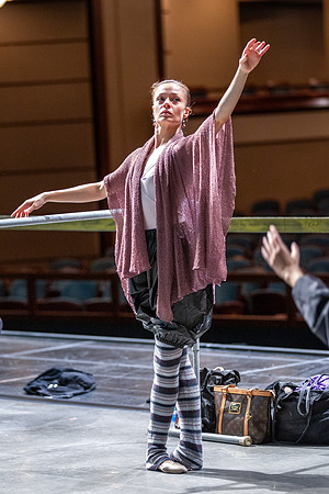 20091019_8000_DG_MCB_ZIff_Theatre_warm-up_10202011_AL1B9265_Keyworded