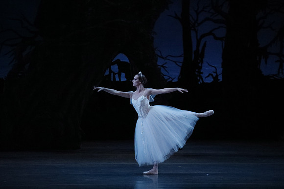 20161023_MCB_Giselle_Act2_3Cast_Jennifer_Laurent_Arsht__73A4956