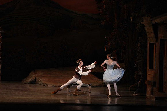 20161020_MCB_Giselle_Act1_DRNN_Arsht_9C7C0213