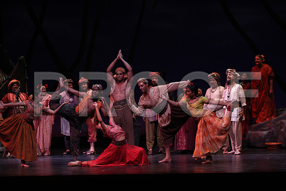 20150226_The_Pearl_Fisher_Act_29C7C0756