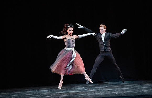 20180405_La Valse_Balanchine_Ravel__73A4336
