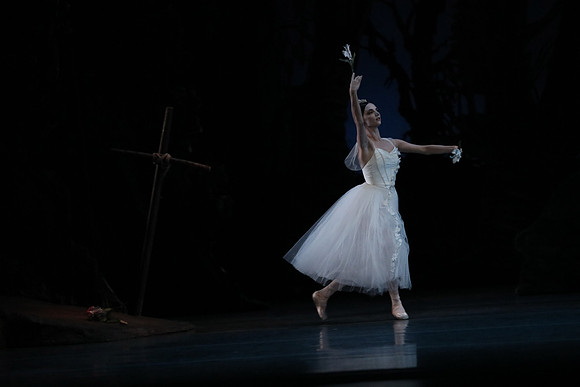 20161020_MCB_Giselle_Act2_DRDA_Arsht_73A6051