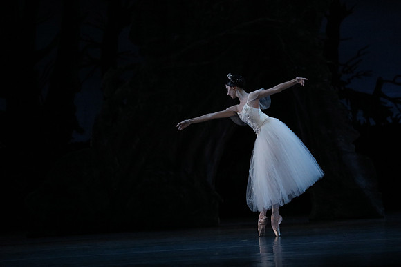 20161020_MCB_Giselle_Act2_DRDA_Arsht_73A6008