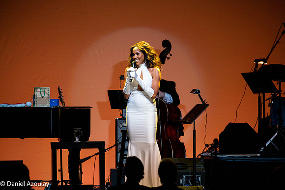 20201219_Deborah_Cox_9C7C3915