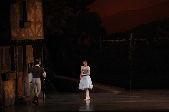 20161020_MCB_Giselle_Act1_DRNN_Arsht_9C7C0185