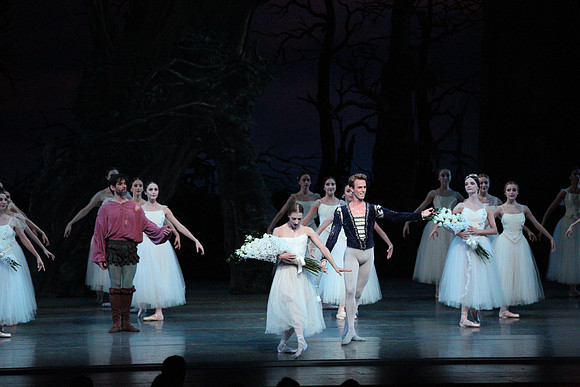 20161021_MCB_Giselle_Act2_Preformance_Arsht_9C7C0137