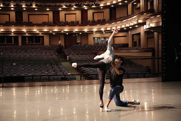 20151025_MCB_Back_Stage_2Cast_Arsht_IMG_7525