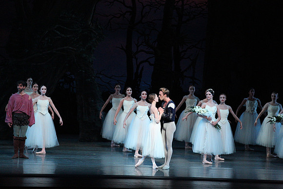 20161021_MCB_Giselle_Act2_Preformance_Arsht_9C7C0065