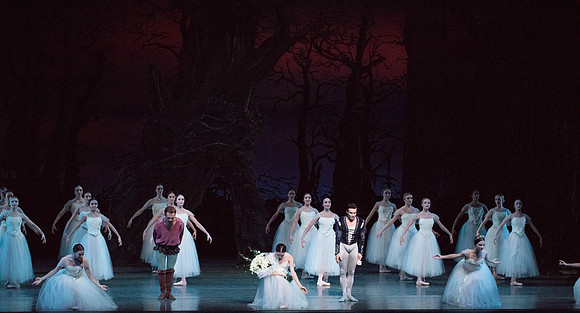 20161022_MCB_Giselle_Act2_2Cast_Tricia_Arsht_73A1047