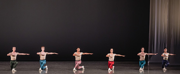 20170113_Glass_Pieces_Akhnaten_PR_MCB_Arsht_73A1000