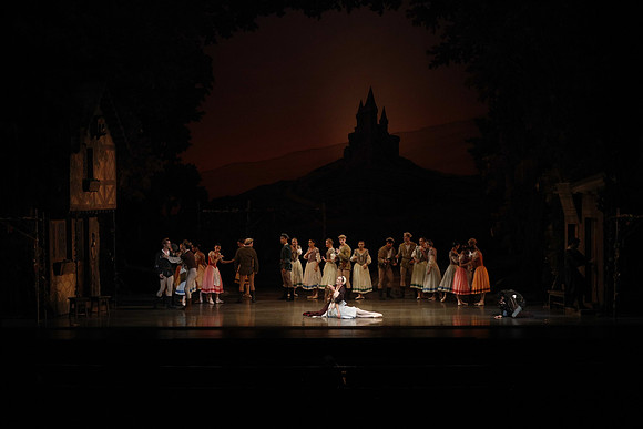 20161020_MCB_Giselle_Act1_DRSH_75A0081