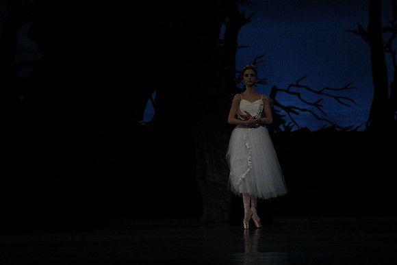 20161020_MCB_Giselle_Act2_DRDA_Arsht_73A5961
