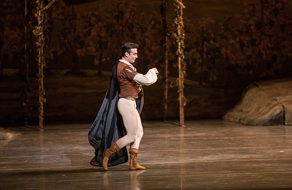 20161022_MCB_Giselle_Act1_2Cast_Tricia_Arsht_Arsht_73A5597