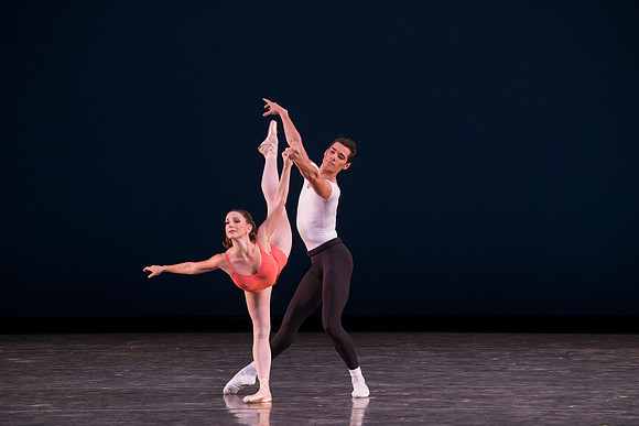 20150108_MCB_SI3M_Dress_Hear_the_Dance_CG3P0786