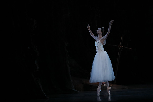 20161020_MCB_Giselle_Act2_DRDA_Arsht_73A6006