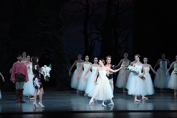 20161021_MCB_Giselle_Act2_Preformance_Arsht_9C7C0068