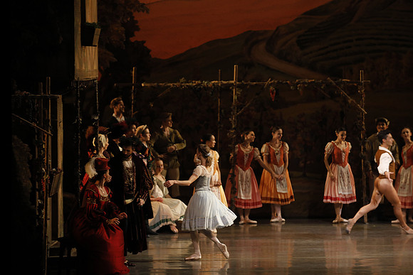 20161021_MCB_Giselle_Act1_Preformance_Arsht_73A0104
