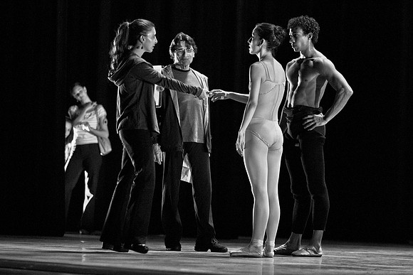 8000_DG_MCB_ZIff_Theatre_Liturgy_10202011_AL1B3002bw