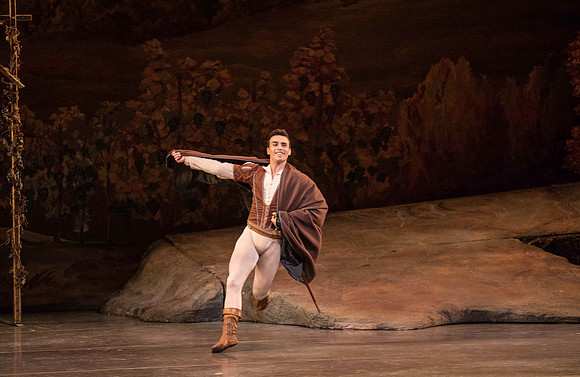 20161022_MCB_Giselle_Act1_2Cast_Tricia_Arsht_Arsht_73A5586