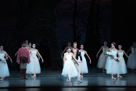 20161021_MCB_Giselle_Act2_Preformance_Arsht_9C7C0053