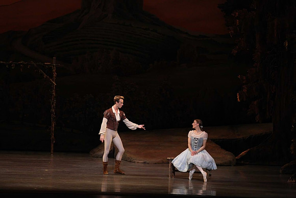 20161020_MCB_Giselle_Act1_DRNN_Arsht_9C7C0210