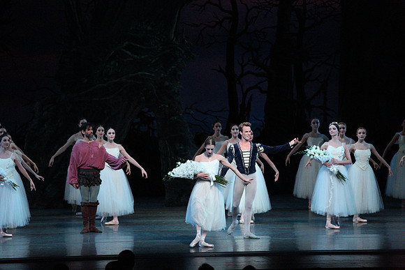 20161021_MCB_Giselle_Act2_Preformance_Arsht_9C7C0136
