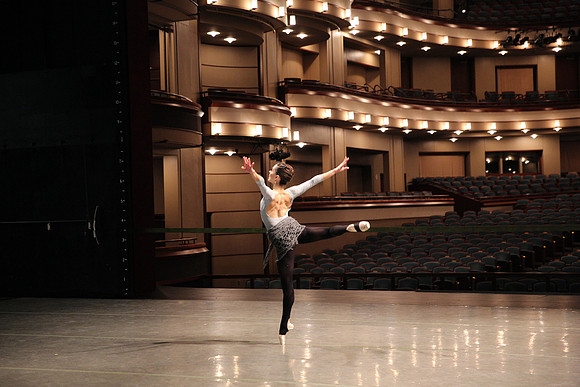 20151025_MCB_Back_Stage_2Cast_Arsht_IMG_7535