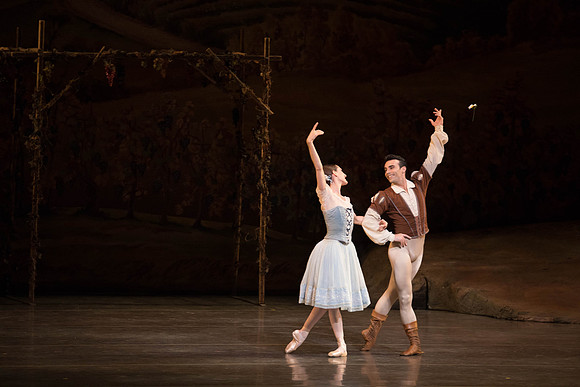 20161022_MCB_Giselle_Act1_2Cast_Tricia_Arsht_Arsht_73A5901