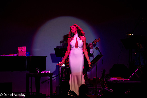 20201219_Deborah_Cox_9C7C4116