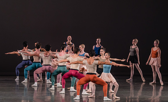 20170113_Glass_Pieces_Akhnaten_PR_MCB_Arsht_73A1748