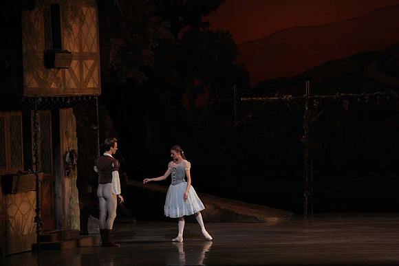 20161020_MCB_Giselle_Act1_DRNN_Arsht_9C7C0186
