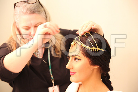 20150226_The_Pearl_Fisher_Backstage_Makeup_9C7C0472