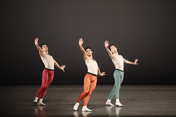 20170113_Glass_Pieces_Akhnaten_PR_MCB_Arsht_73A0725