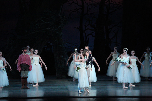 20161021_MCB_Giselle_Act2_Preformance_Arsht_9C7C0074