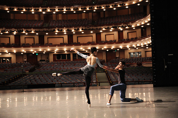 20151025_MCB_Back_Stage_2Cast_Arsht_IMG_7533