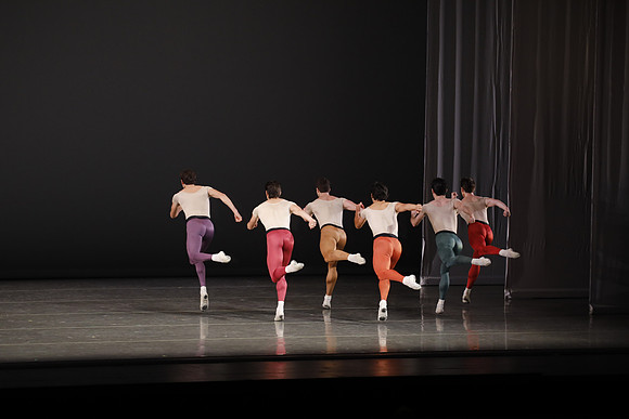 20170113_Glass_Pieces_Akhnaten_PR_MCB_Arsht_73A0761