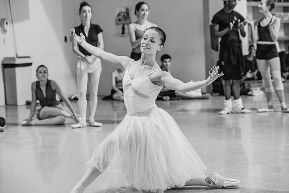 09122011_DFG_6037_DG_BALLET_REHERSAL_GISEL_1_2_ZV4N1300