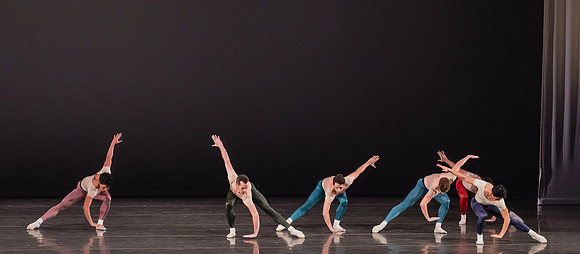 20170113_Glass_Pieces_Akhnaten_PR_MCB_Arsht_73A1023