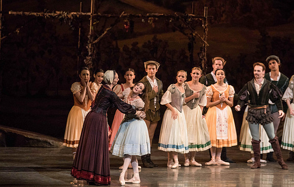 20161022_MCB_Giselle_Act1_2Cast_Tricia_Arsht_73A9308