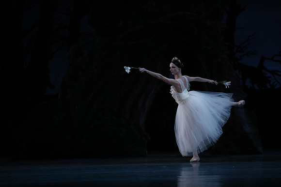 20161020_MCB_Giselle_Act2_DRDA_Arsht_73A6060