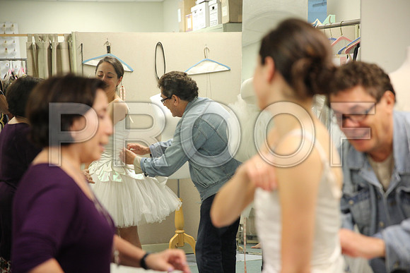 20150901_Fitting_Swan_Lake_Wardrobe_IMG_6322