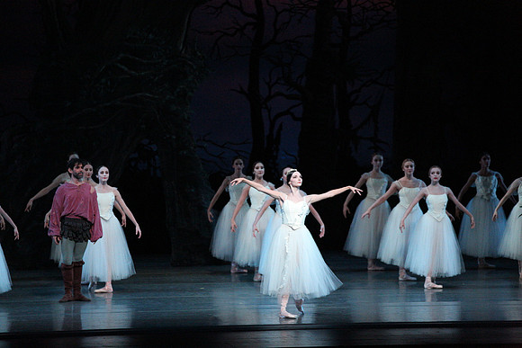 20161021_MCB_Giselle_Act2_Preformance_Arsht_9C7C0035