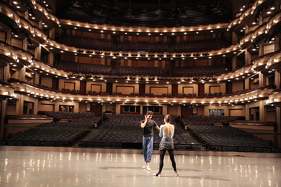 20151025_MCB_Back_Stage_2Cast_Arsht_IMG_7544