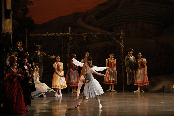20161021_MCB_Giselle_Act1_Preformance_Arsht_73A0102