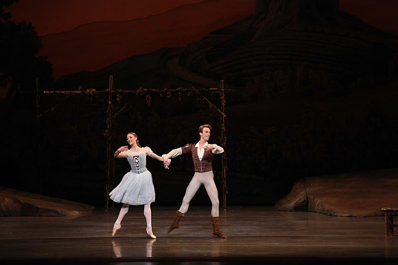 20161020_MCB_Giselle_Act1_DRNN_Arsht_9C7C0207