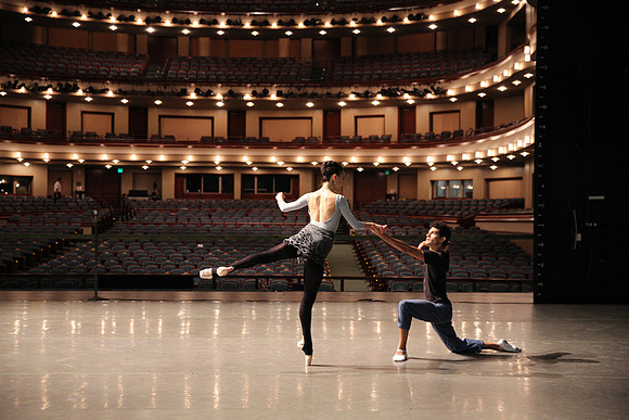 20151025_MCB_Back_Stage_2Cast_Arsht_IMG_7528