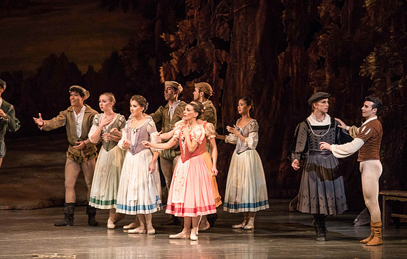 20161022_MCB_Giselle_Act1_2Cast_Tricia_Arsht_73A9302