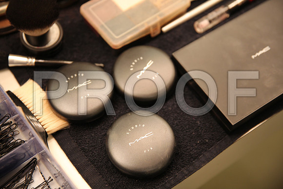 20150226_The_Pearl_Fisher_Backstage_Makeup_9C7C0379