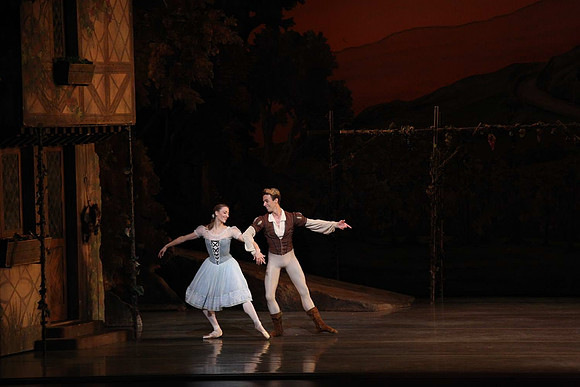 20161020_MCB_Giselle_Act1_DRNN_Arsht_9C7C0203