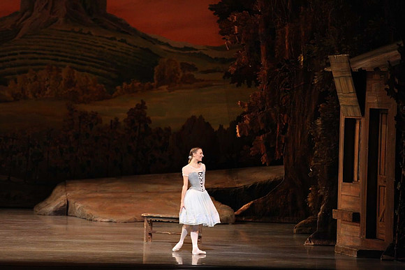 20161020_MCB_Giselle_Act1_DRNN_Arsht_9C7C0167